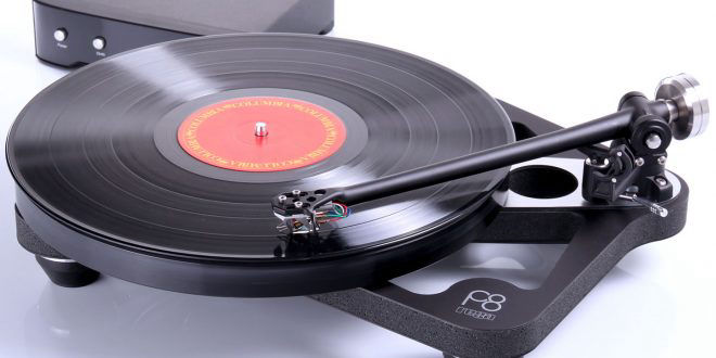 Rega Planar 8